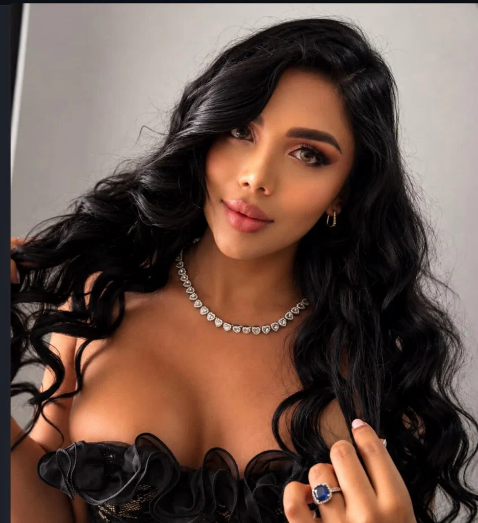 Mia Sofia B