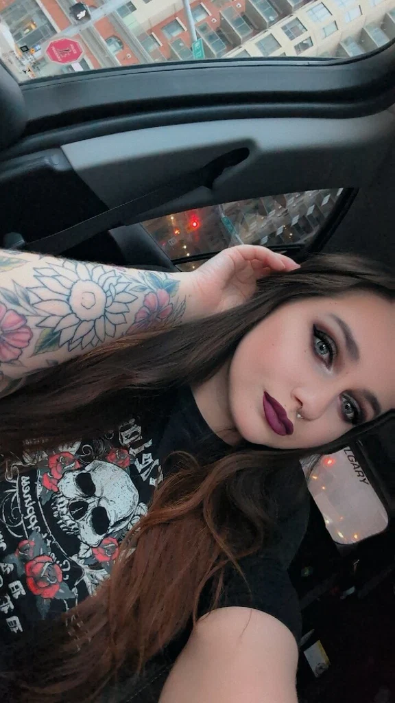 Skarlet luvya