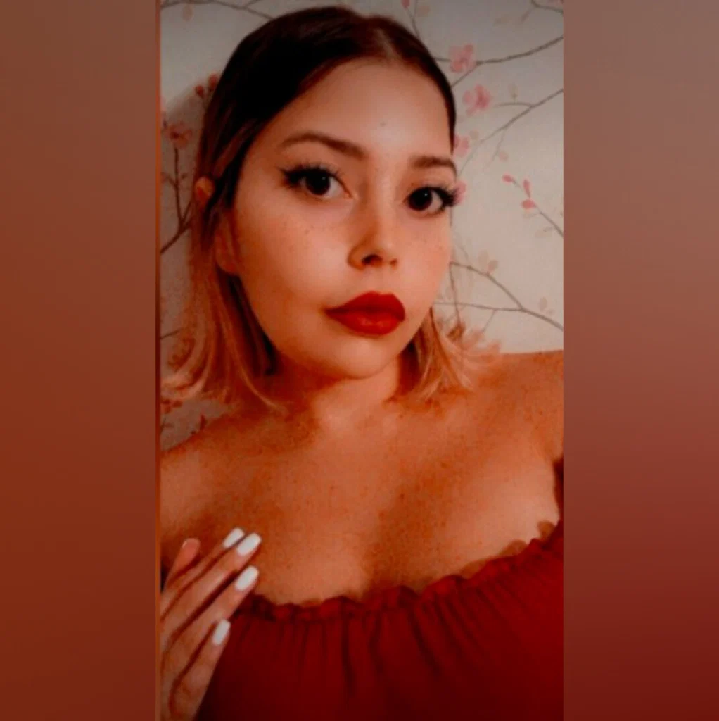 19 🍼 MissValessaFree's avatar