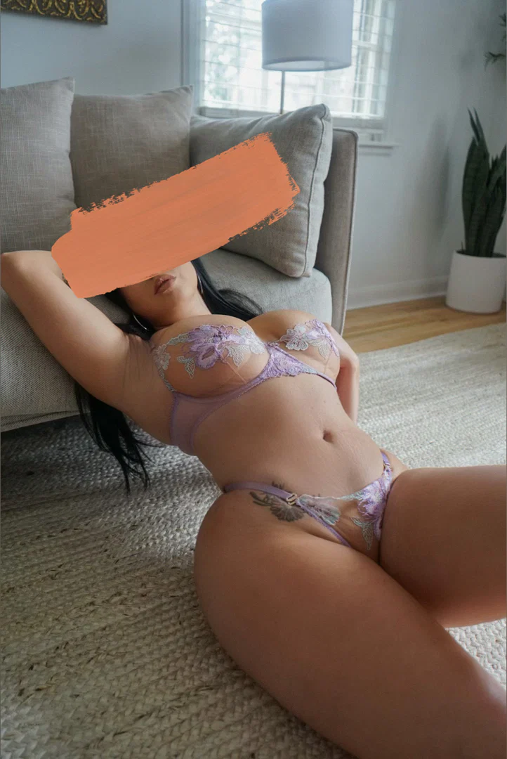 Roxanne Ray profile banner