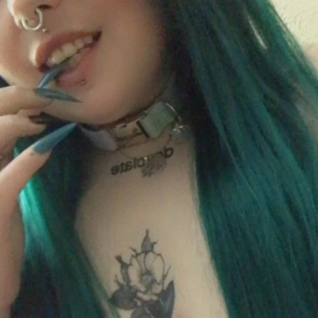 kit frost ❄️💚🦂⛓🍁's avatar