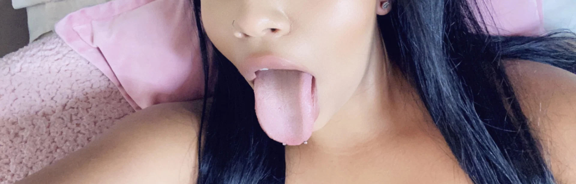 Scarlett Tee profile banner