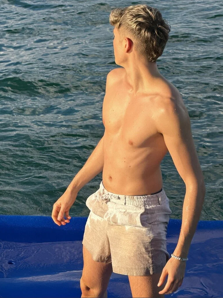 White Latino's avatar