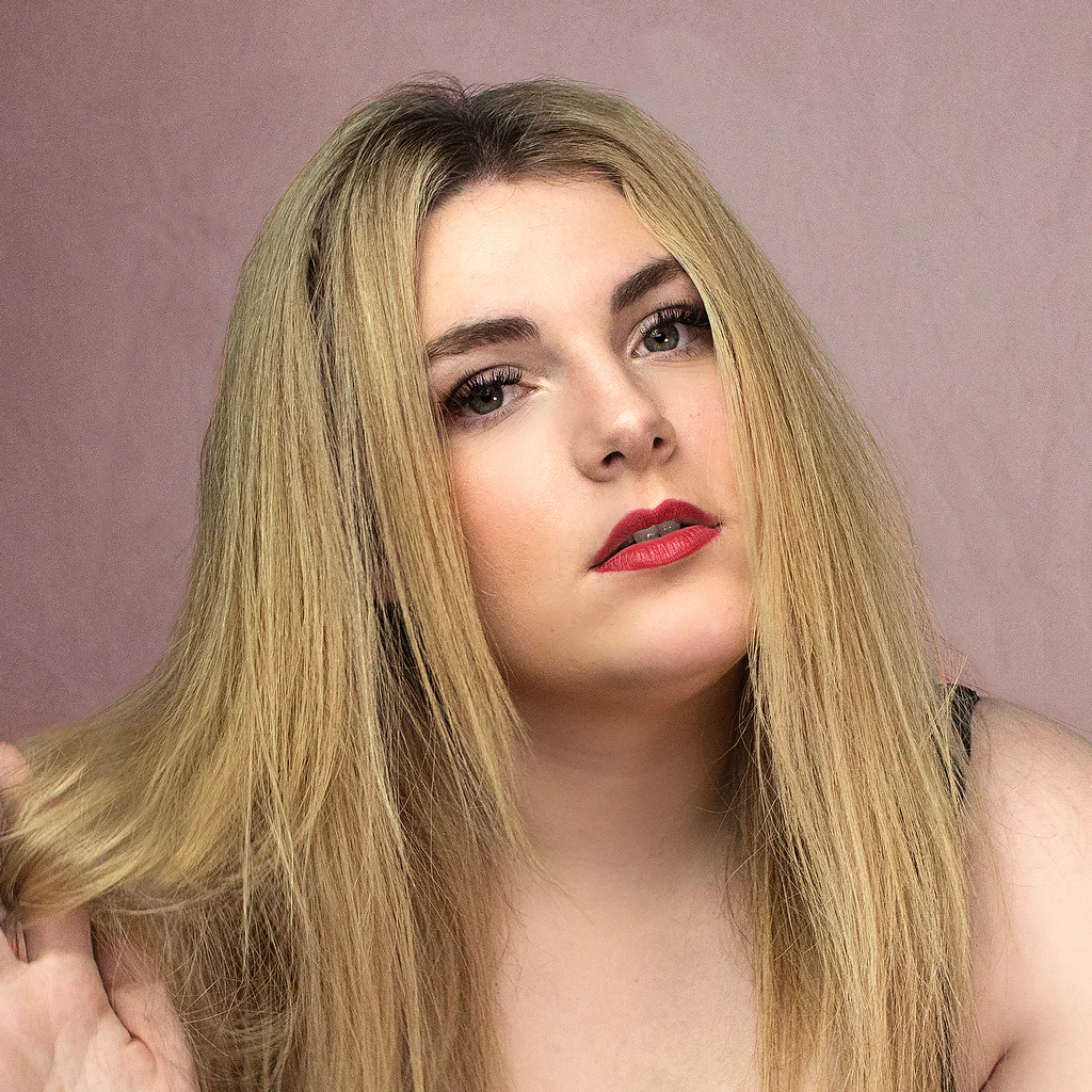 Rosie Meadow's avatar