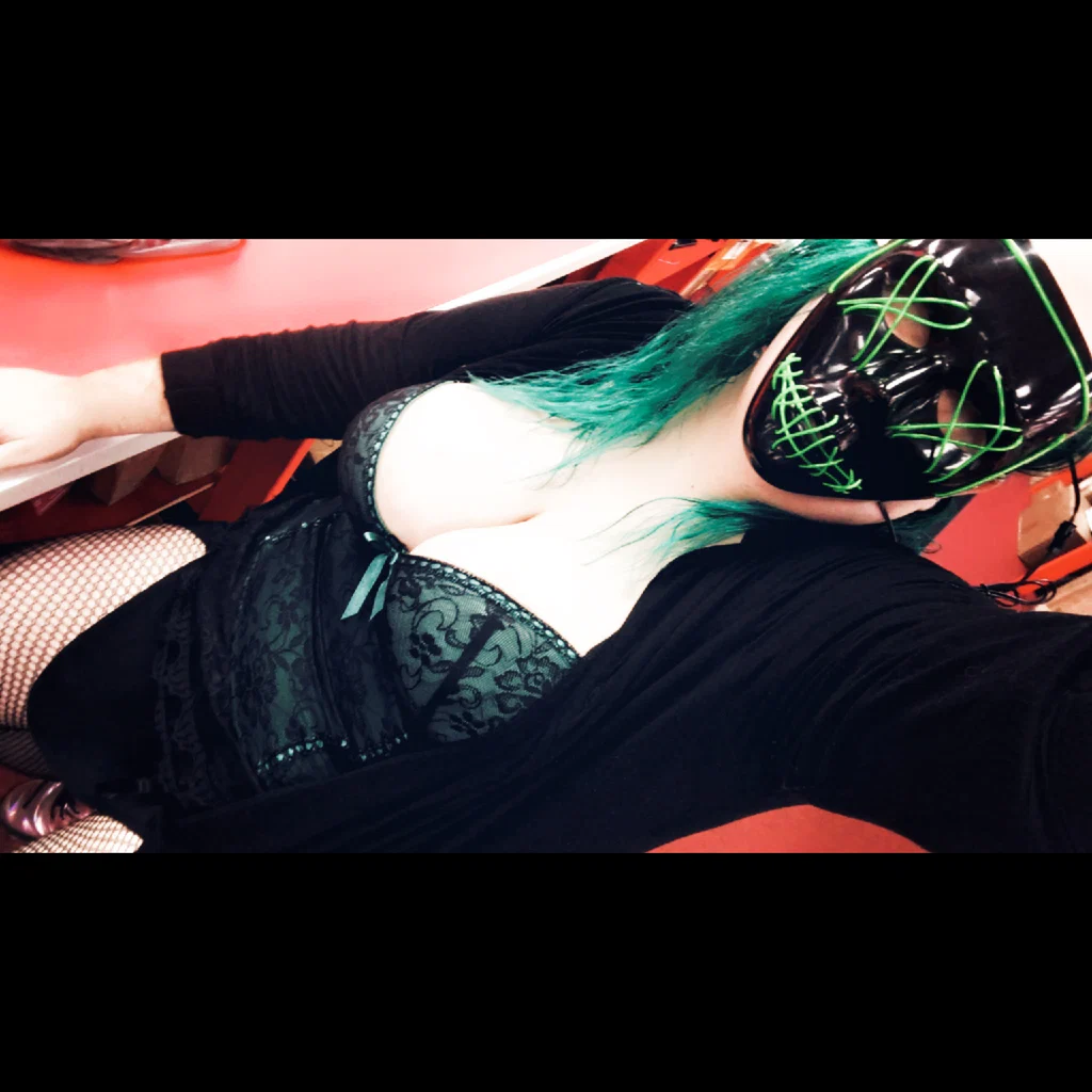 KinkyKiwi98's avatar
