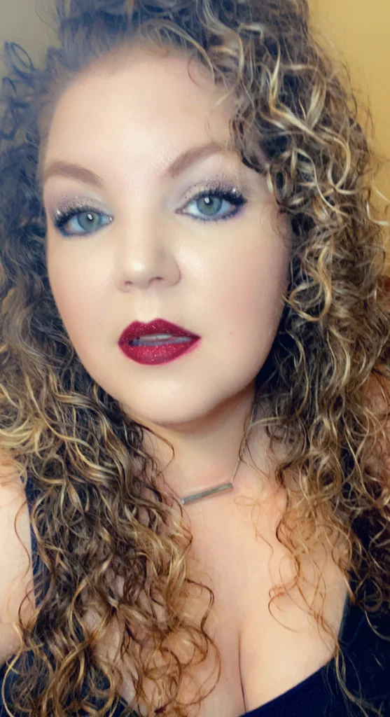 Lady Belle's avatar