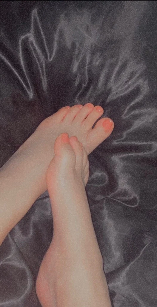 Nude Feet Always's avatar