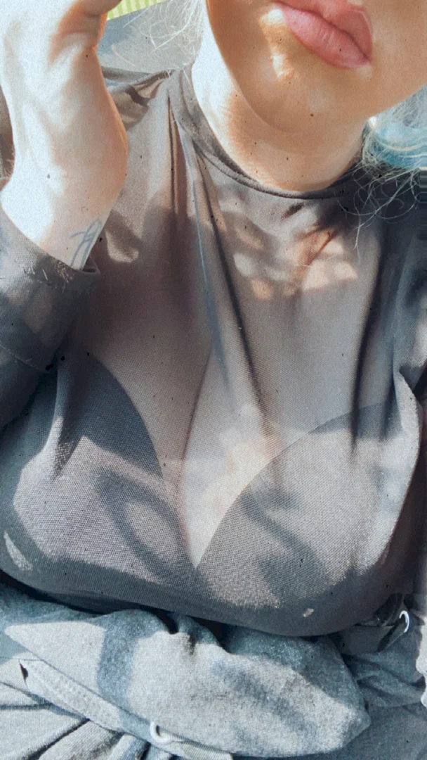 Maisie profile banner