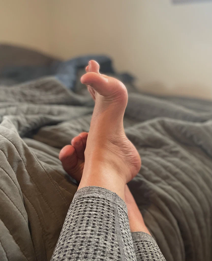 Pretty little feet's avatar