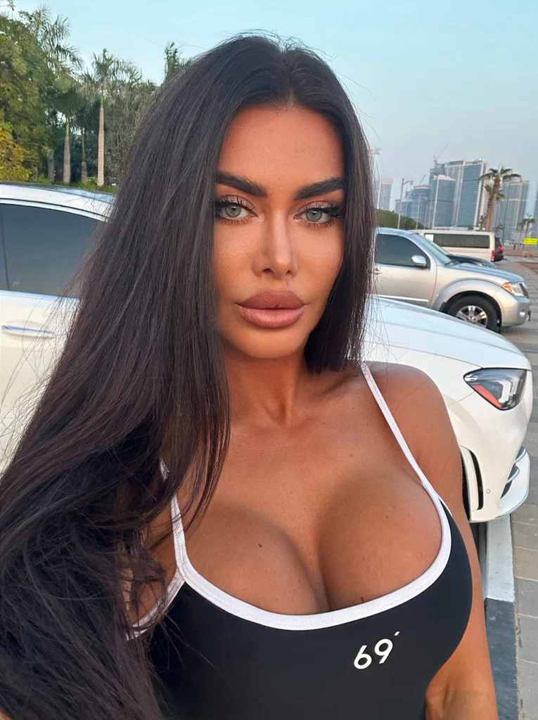 ELENA 🍑 OBSESSION's avatar