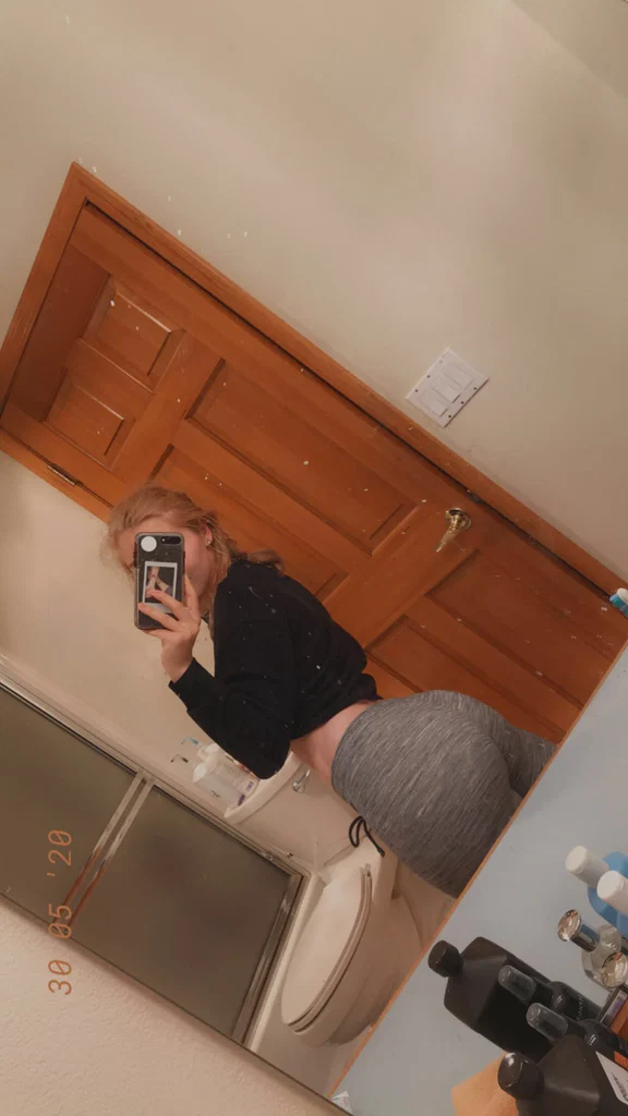 Rayelynn's avatar