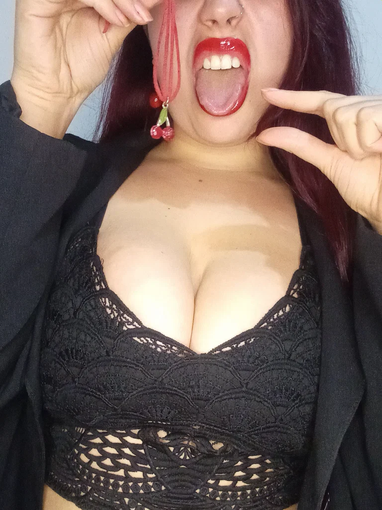 🍒 Cherry Lady 🍒
