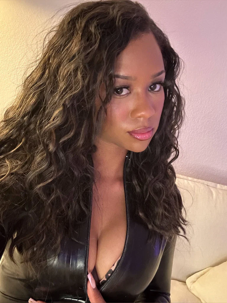 Findom Ebony Goddess's avatar