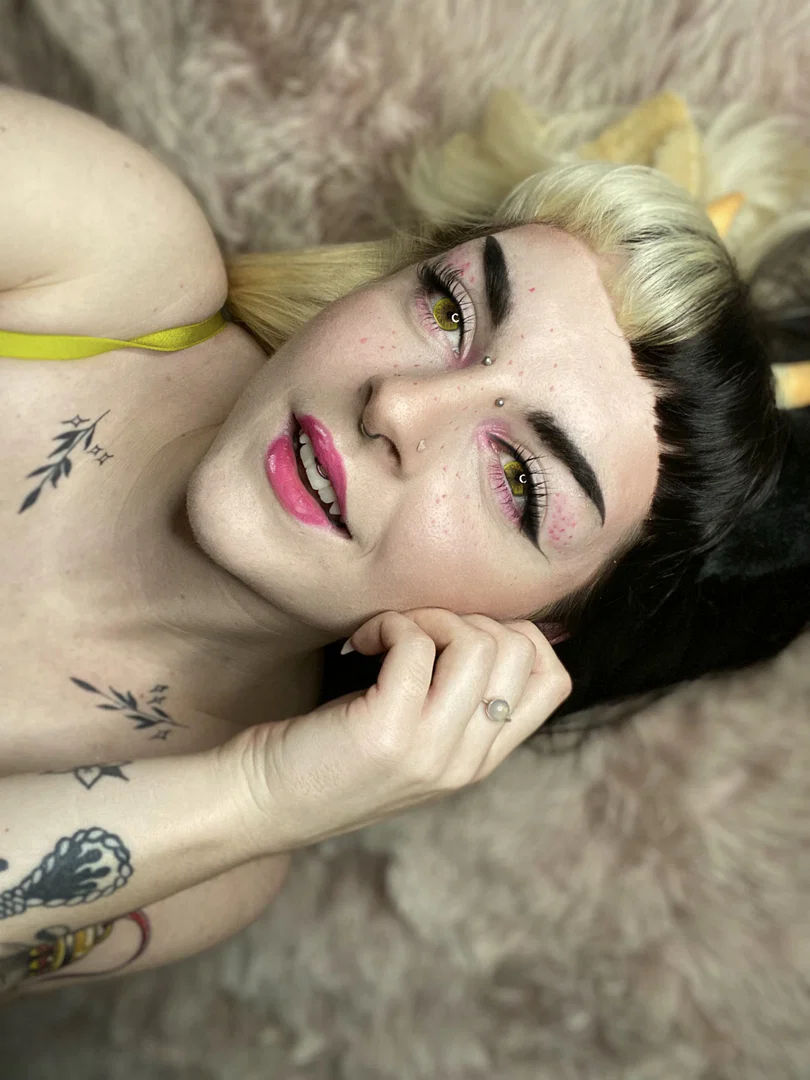 elora.fawn profile banner