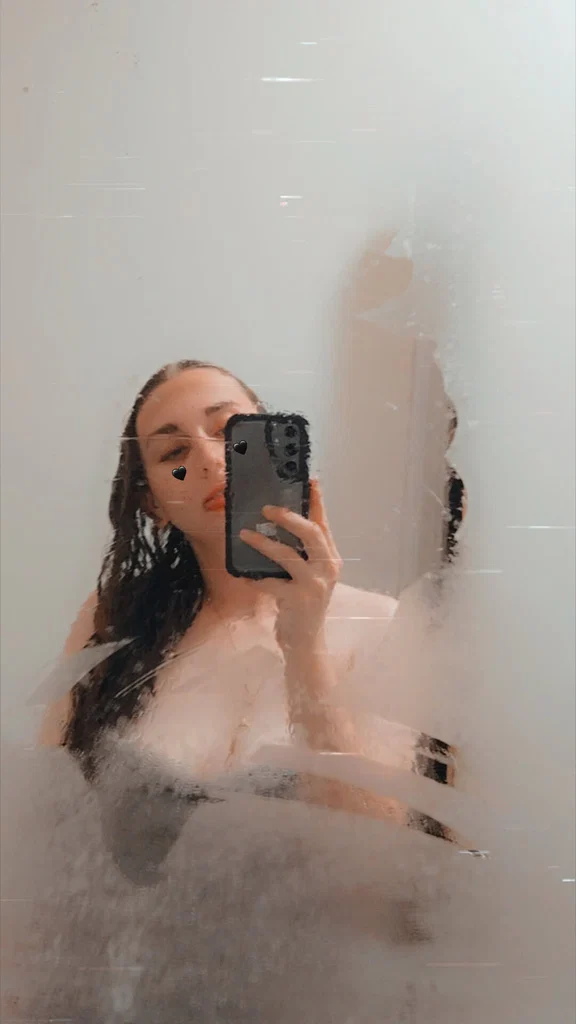 Isabelle Coaste's avatar