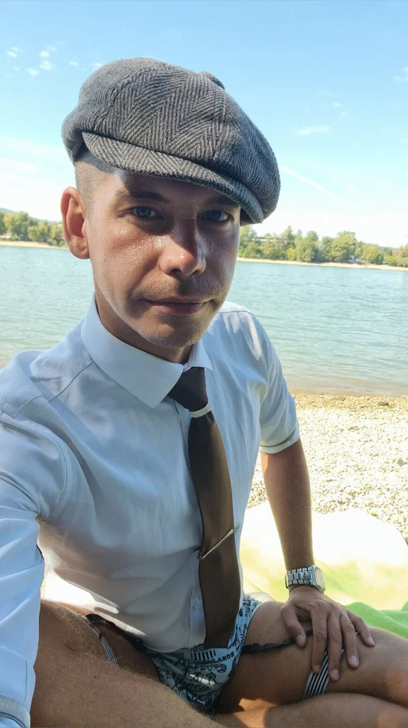 Virág László's avatar