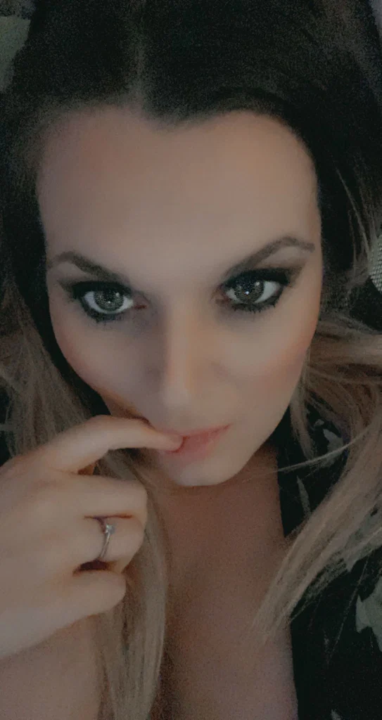 Zoe Louise's avatar