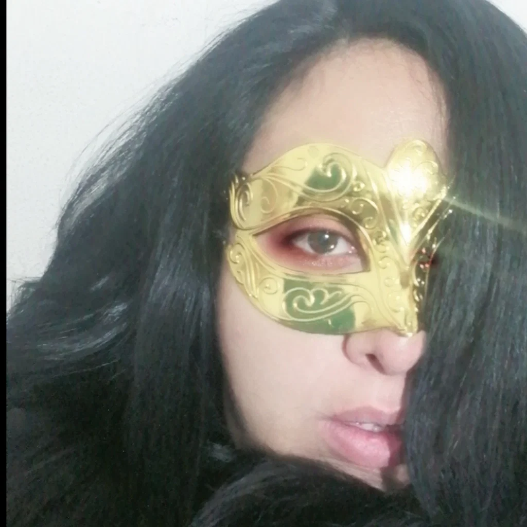 LUCIA's avatar