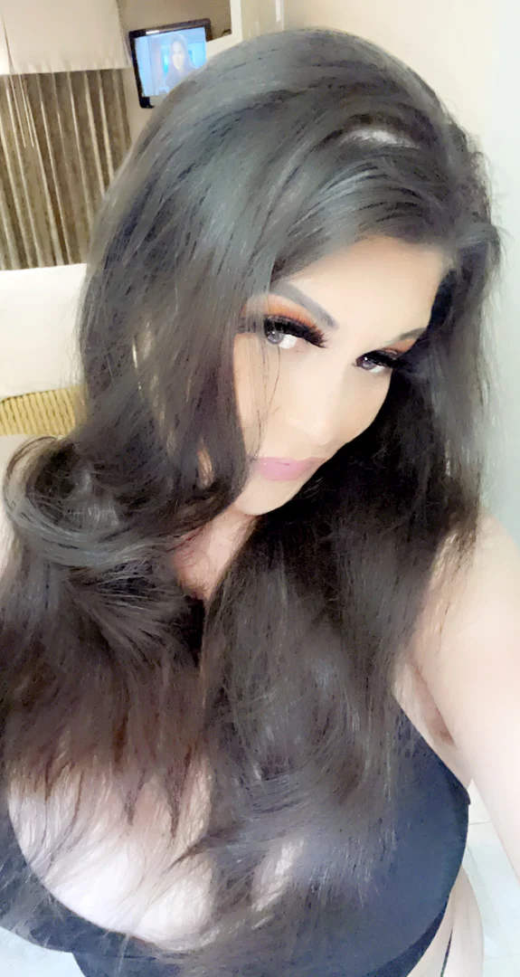 Carisma flores profile banner
