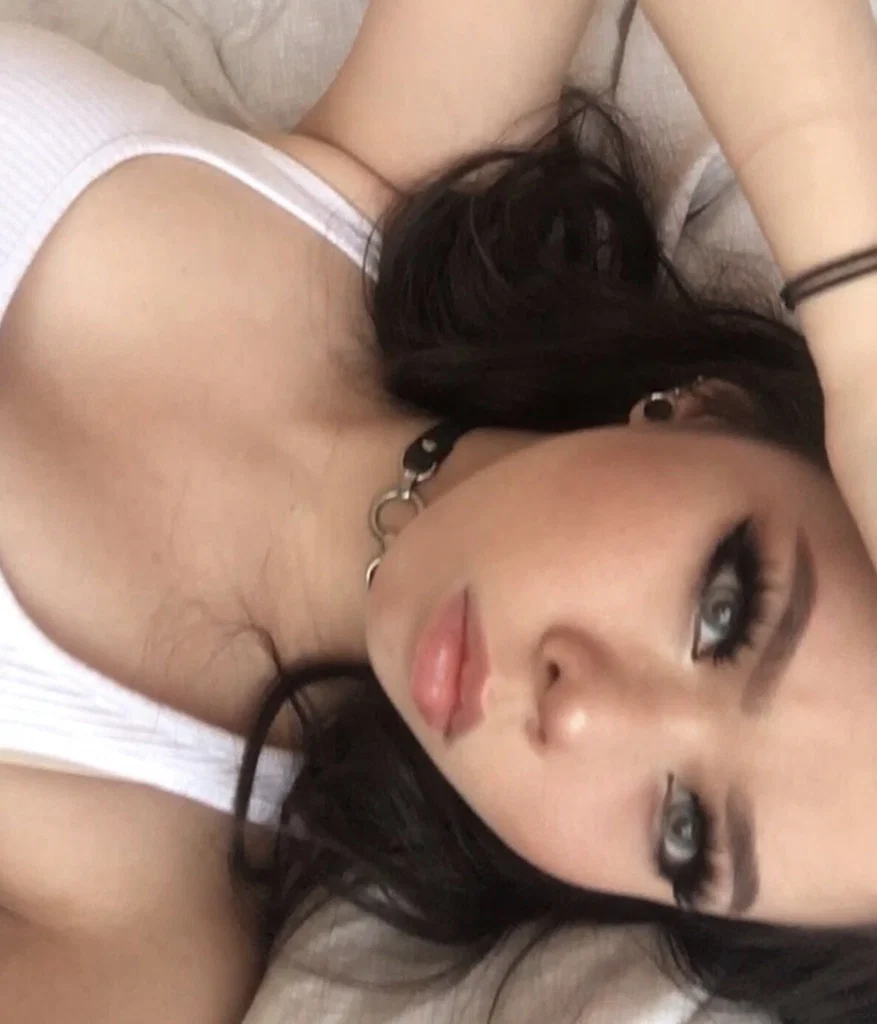 J ♡'s avatar