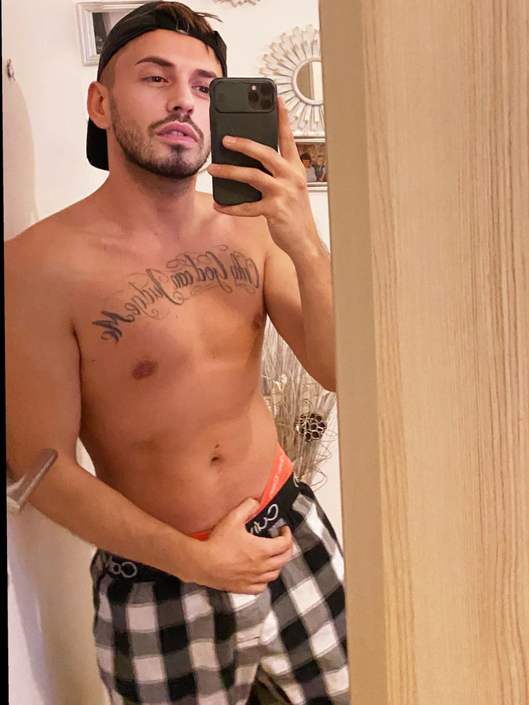 Power Cock🍆 and 🍑's avatar