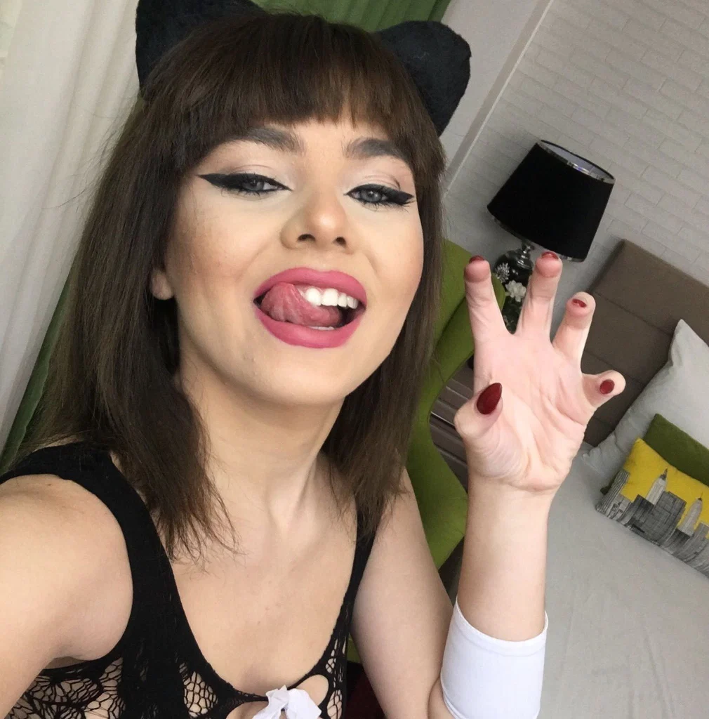 Luana's avatar