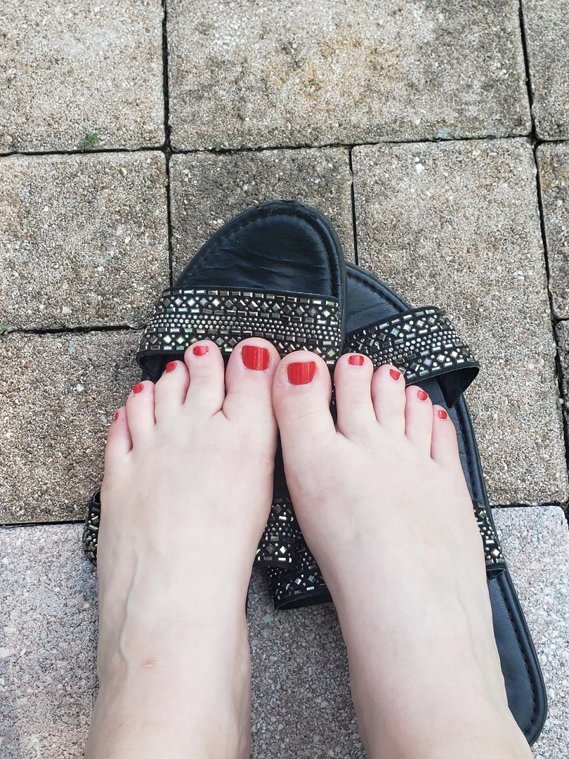 Pretty Feet Magic profile banner