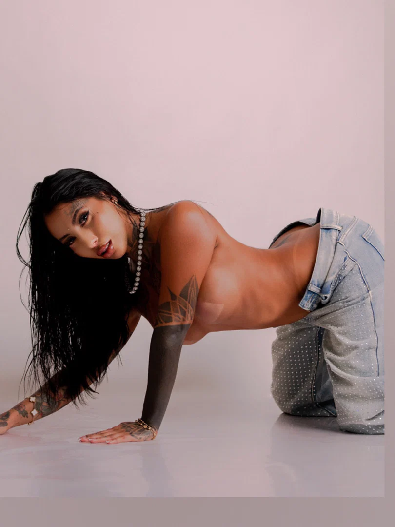 JENN REINA👑 YOUR HORNIEST GIRL NXT DOOR profile banner
