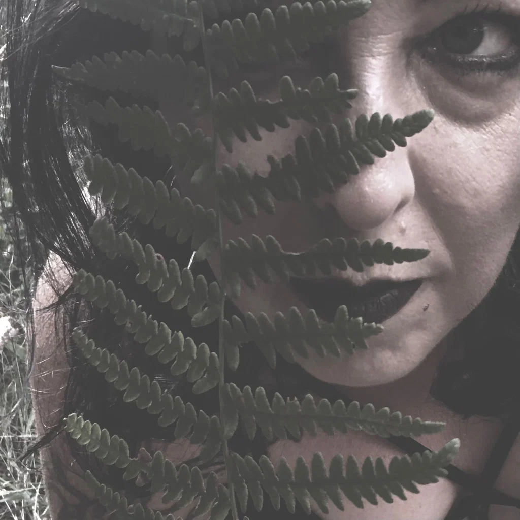 Blackberry Thorn's avatar