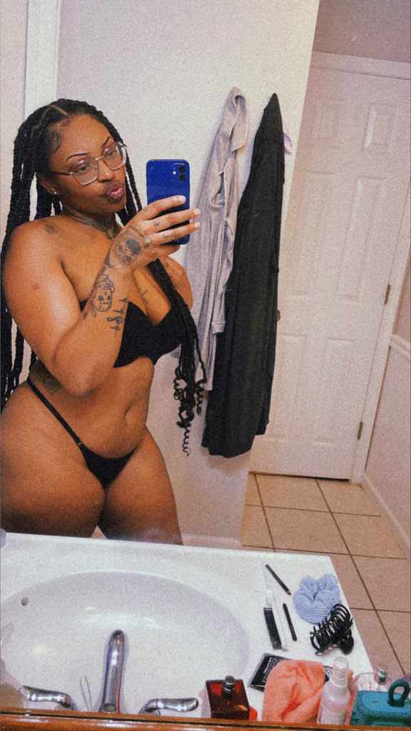 Lovelyrozay's avatar
