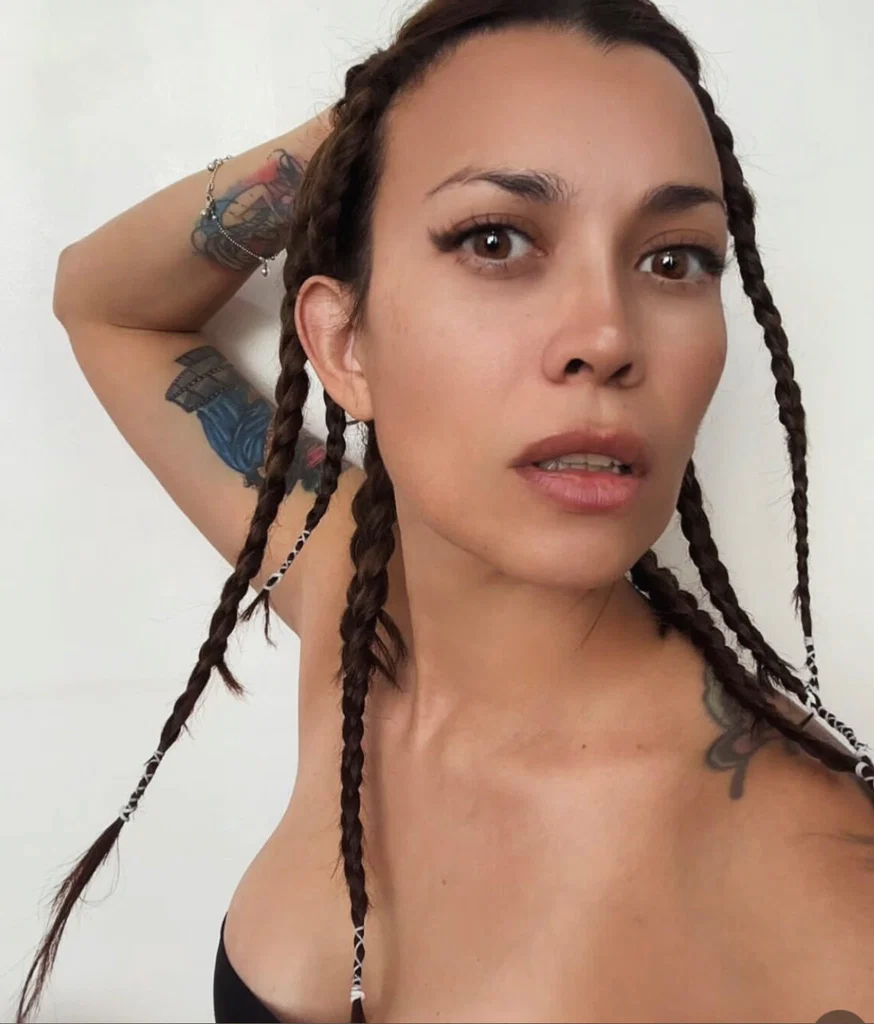 Larissa 🍒🍒 video call's avatar