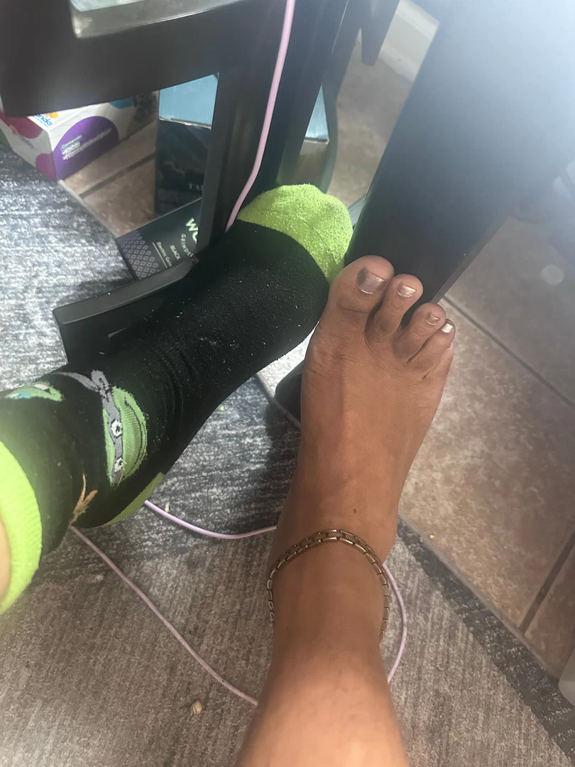 #feetie1 profile banner