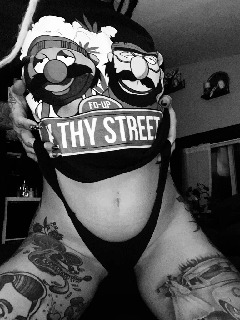 Frankie Lou's avatar