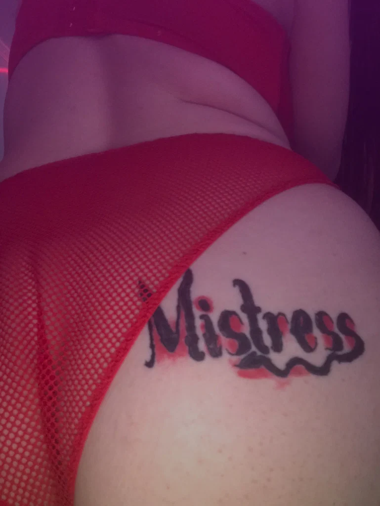 Mistress Kitty's avatar