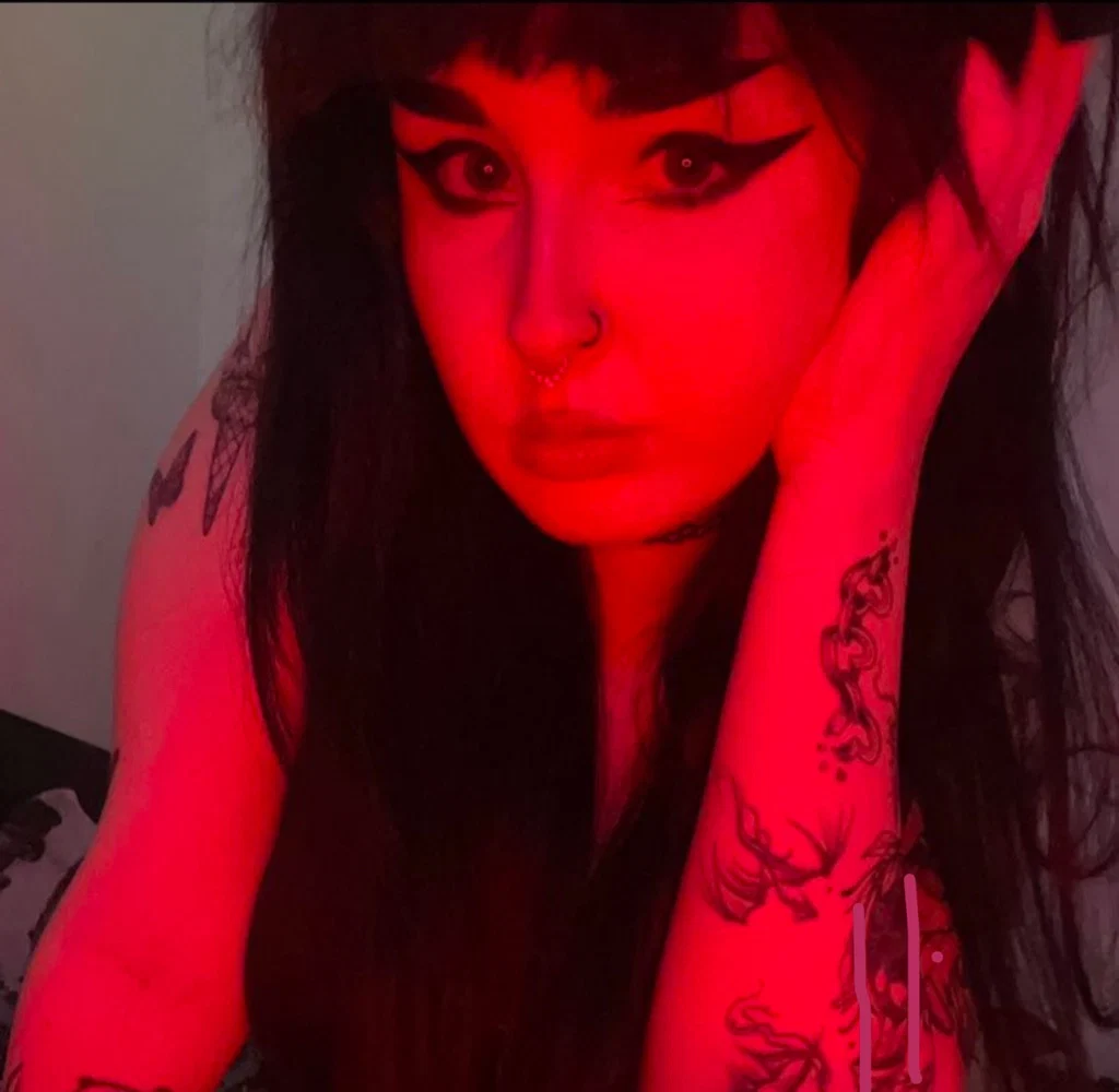 Alicia Blue's avatar