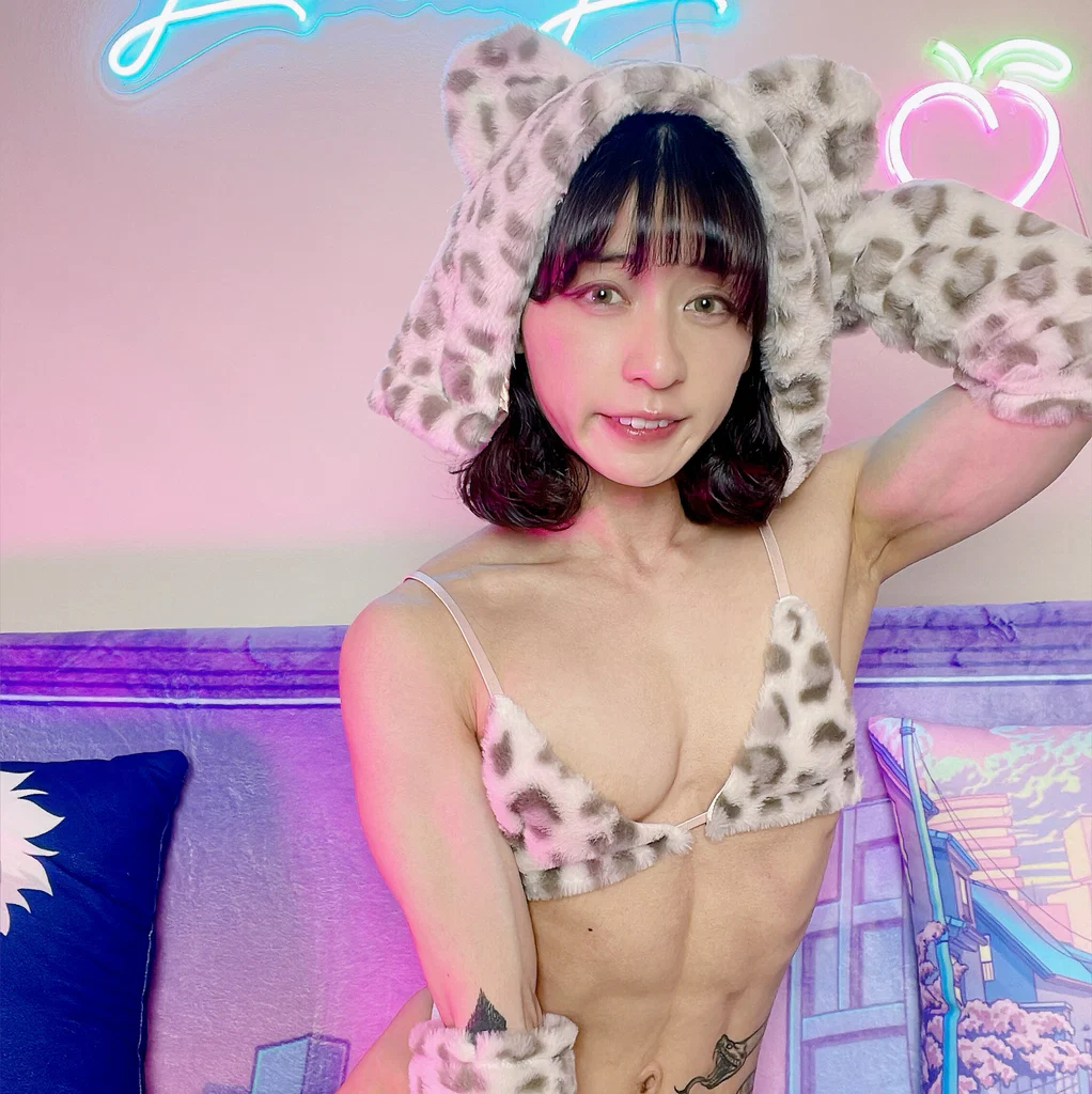 Peachy 🍑🐱🧁's avatar