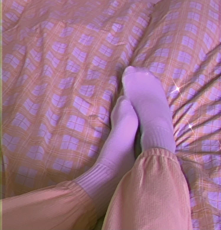Mia’s foots profile banner