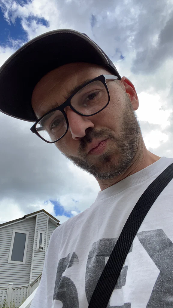 hughezie's avatar