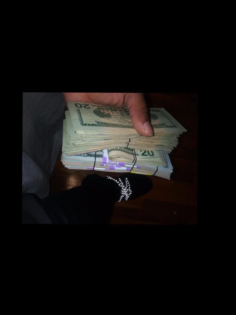 E Money profile banner