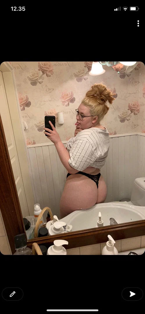 bootyb1tch profile banner