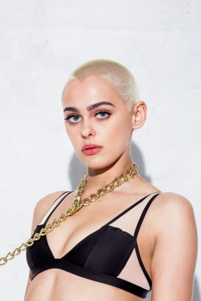 Paris Amour's avatar
