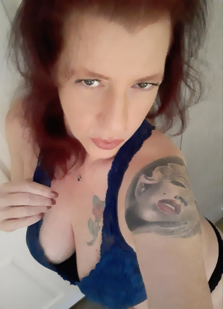 Curvy_Lydia's avatar