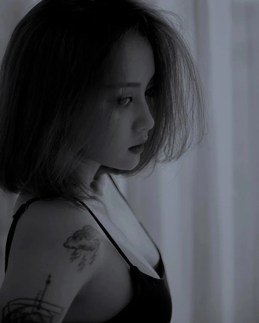 Hoàng Thị Thùy Vân profile banner