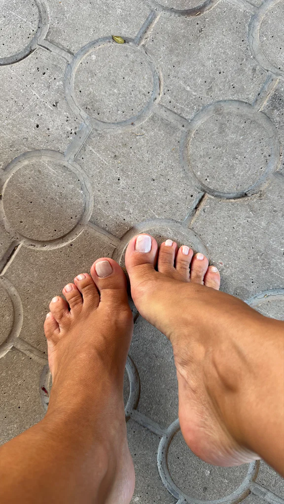Miss Small Feet