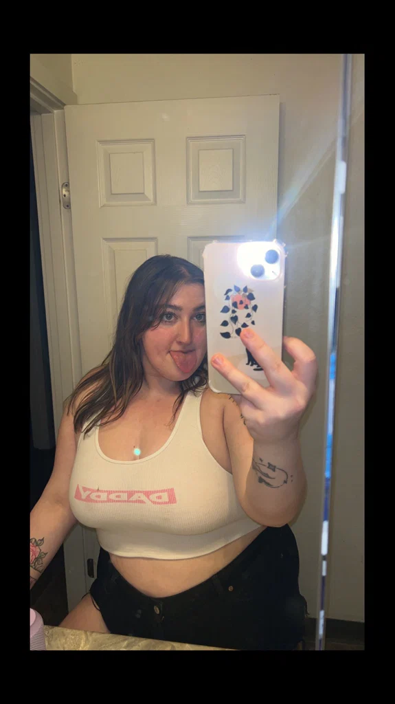Foxy Nadine 🤤's avatar