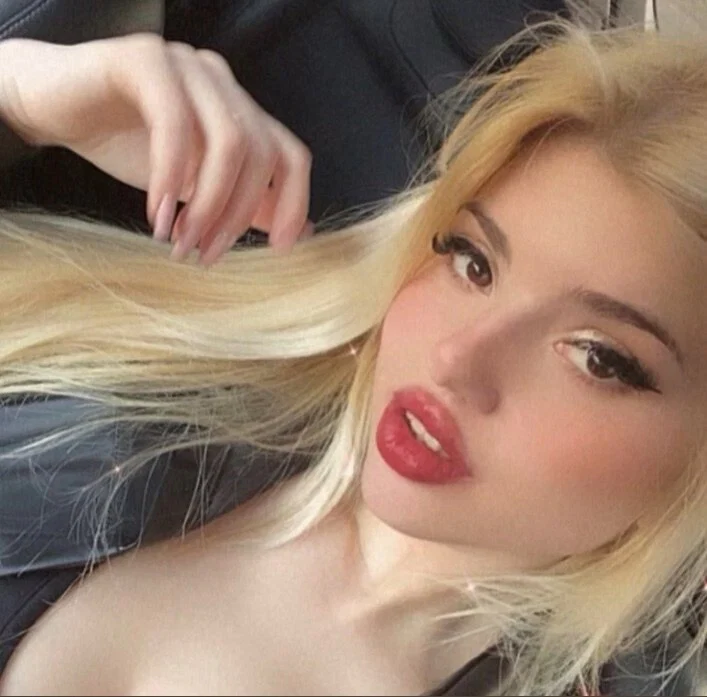 Natalie Camila's avatar