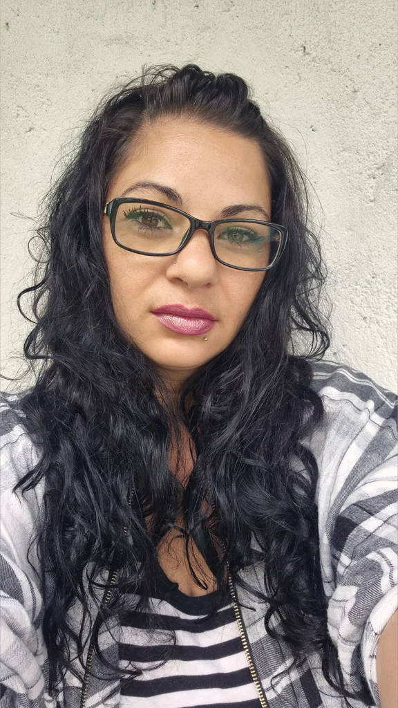 Mihaela's avatar