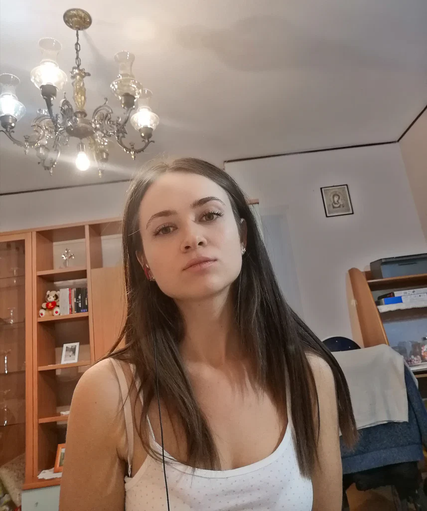 Elena Ele's avatar