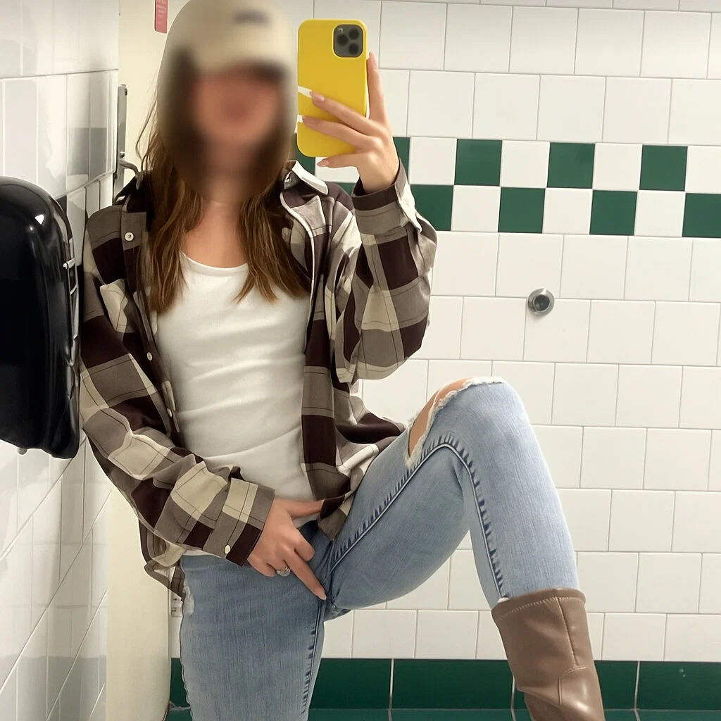 Ellie Handygirl's avatar