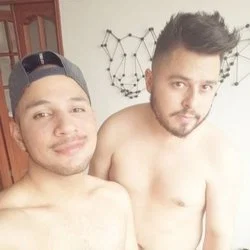 🍆2TOPS+ 1 BOTTOM👅🍑's avatar